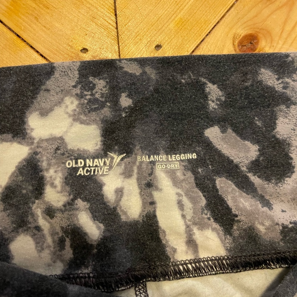 OLD NAVY ACTIVE LINE TYEDYE LEGGINGS